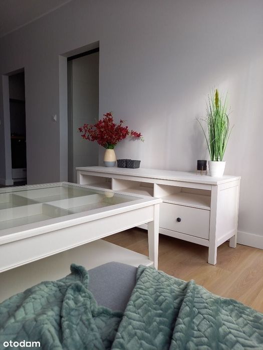 2 Pokoje 34 M²|Vis-A-Vis Ump|Balkon|Parking I Piwnica W Cenie|Zadbane