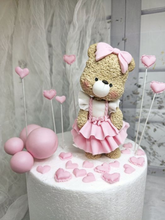 Miś stojący na tort lub dekoracja z masy cukrowej roczek chrzest