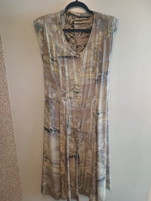 Długa sukienka damska na guziki