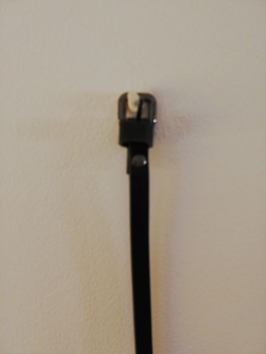 Cinto preto com apliques pratos