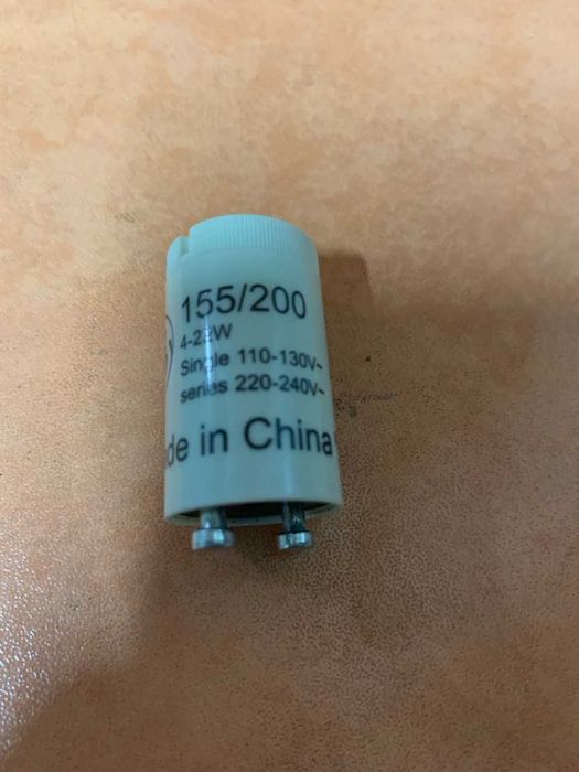 Стартер для люмінесцентної лампи, в наявності 74 штуки. Нові