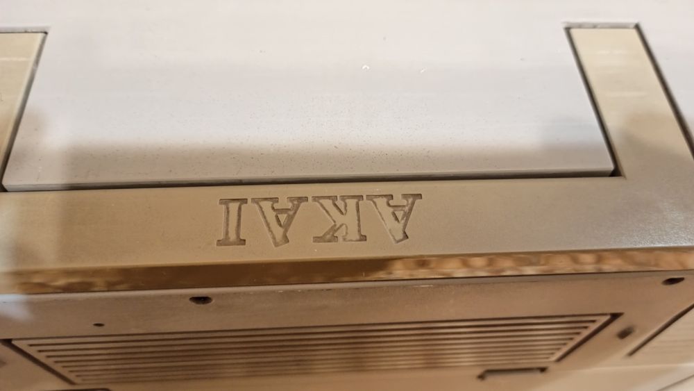 Магнитола Akai производство Япония