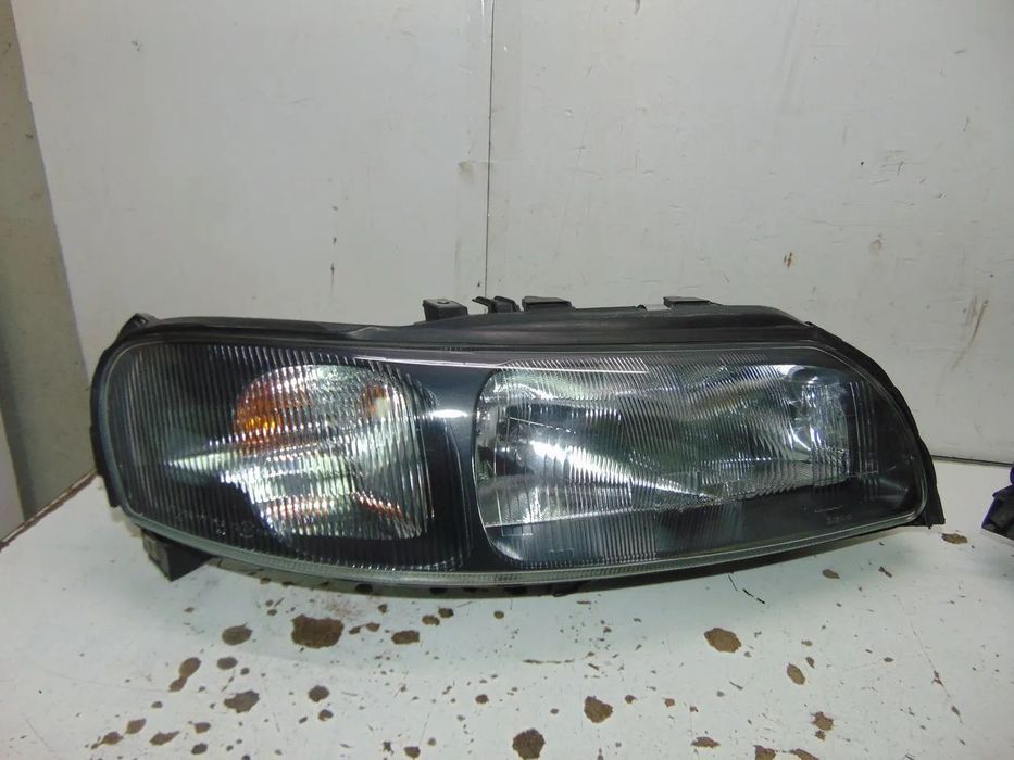 Volvo S70 ou V 70 faróis