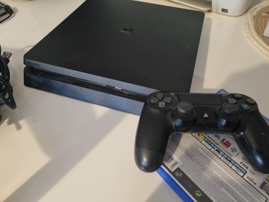 Konsola Playstation Ps 4 Slim 1TB + Gra