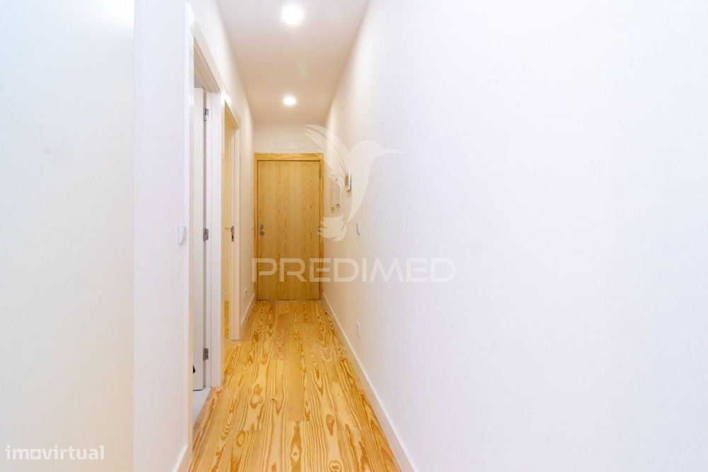 Apartamento T1 NOVO com jardim junto ao rio Douro.