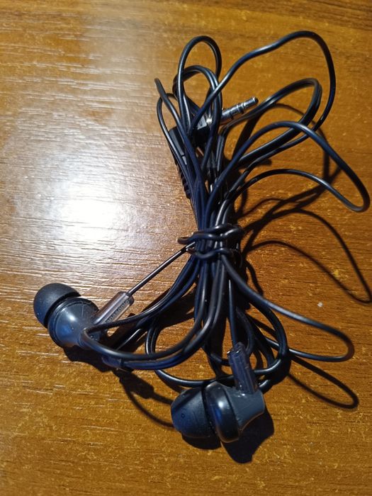 Проводні вакуумні навушники panasonic