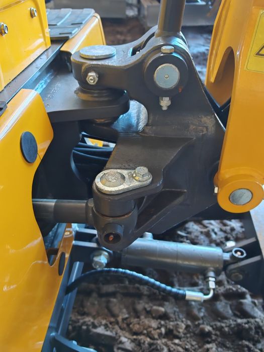 Mini giratória 1t profissional com engate rápido