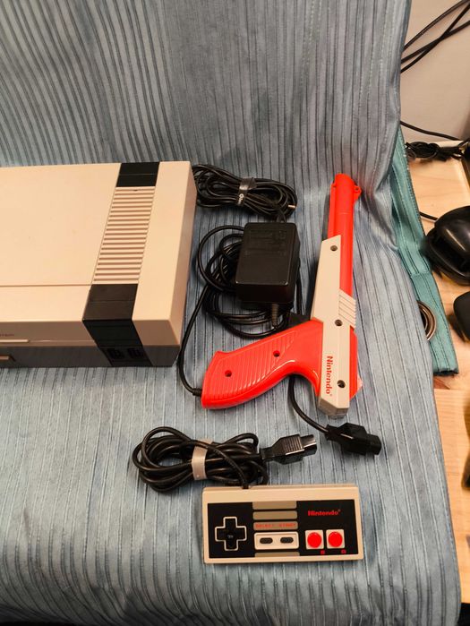 Nes, Nintendo, Nintendinho - Em otimo estado, com jogo, 1 comando e pistola.