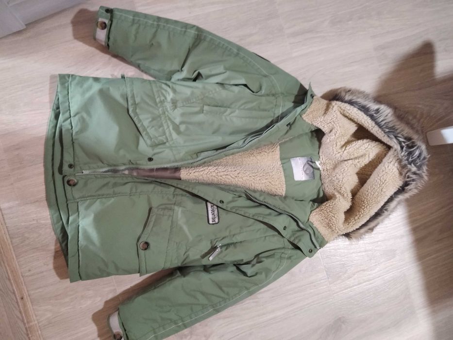 продам женскую куртку