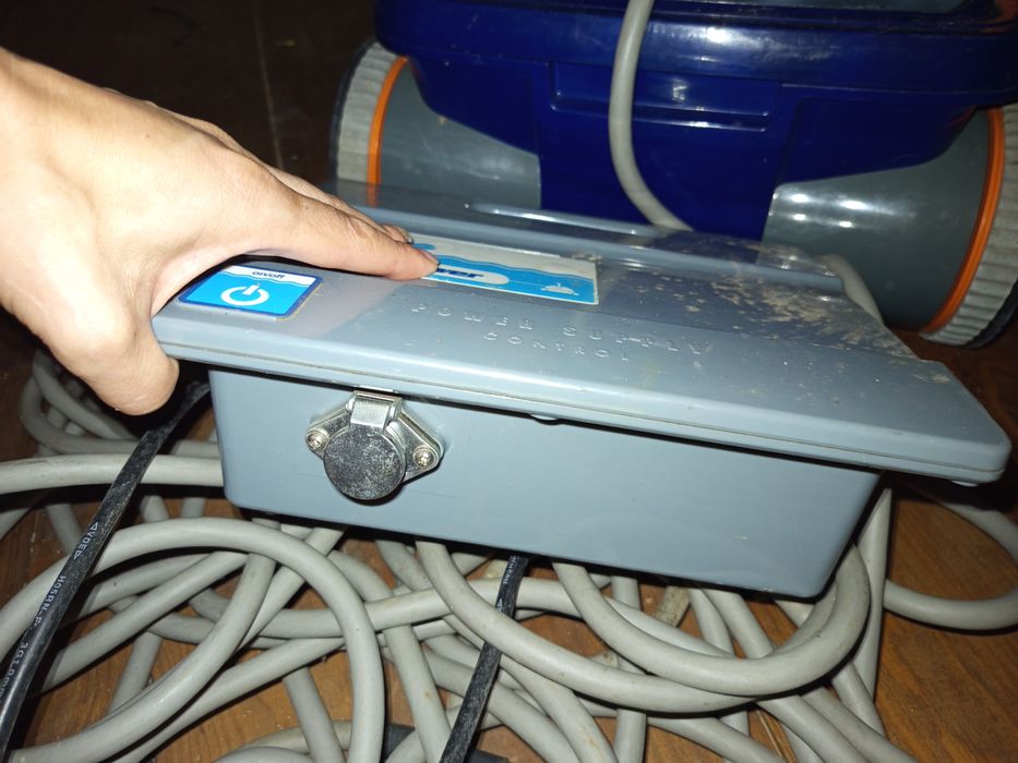 Robot de piscina novo