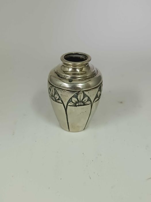 Pequena jarra Art Deco em prata marcada