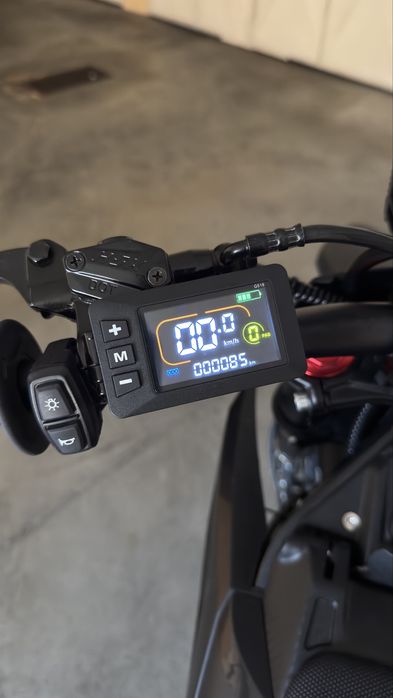 Mota Elétrica 72V 25Ah 6000W – Nova | 75 km/h | Travões Hidráulicos