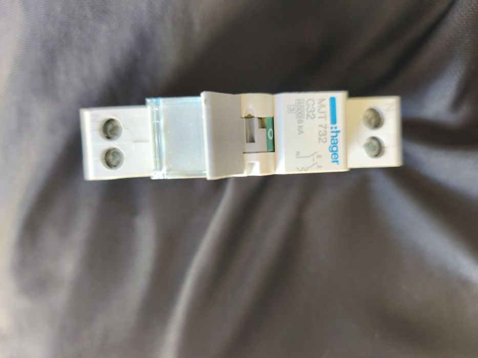 Carregador elétrico para automóveis