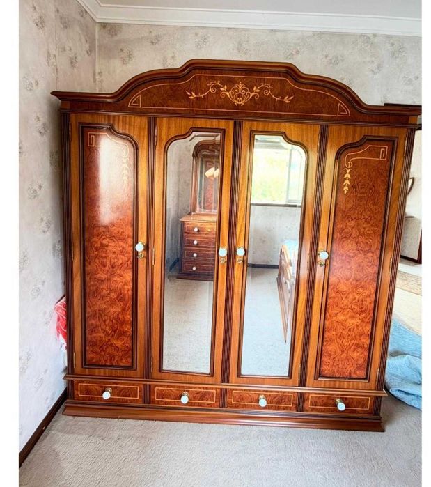 Quarto completo de madeira