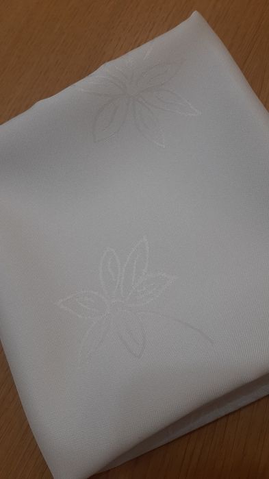 Obrus plamoodporny ecru 73 x 73