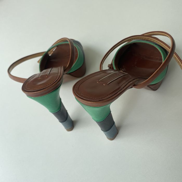 Sapatos abertos com tacão Uterqüe