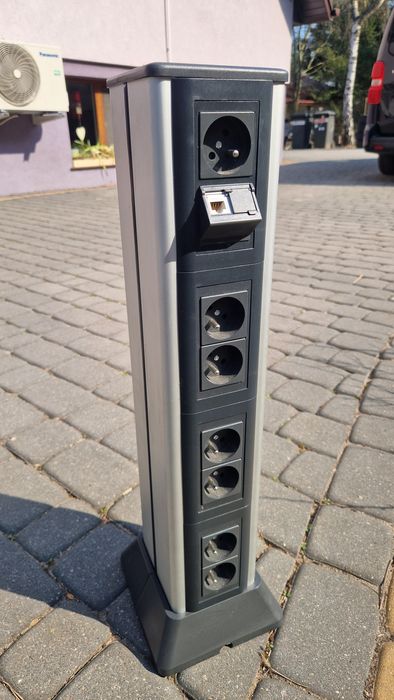 Kolumna gniazd Simon