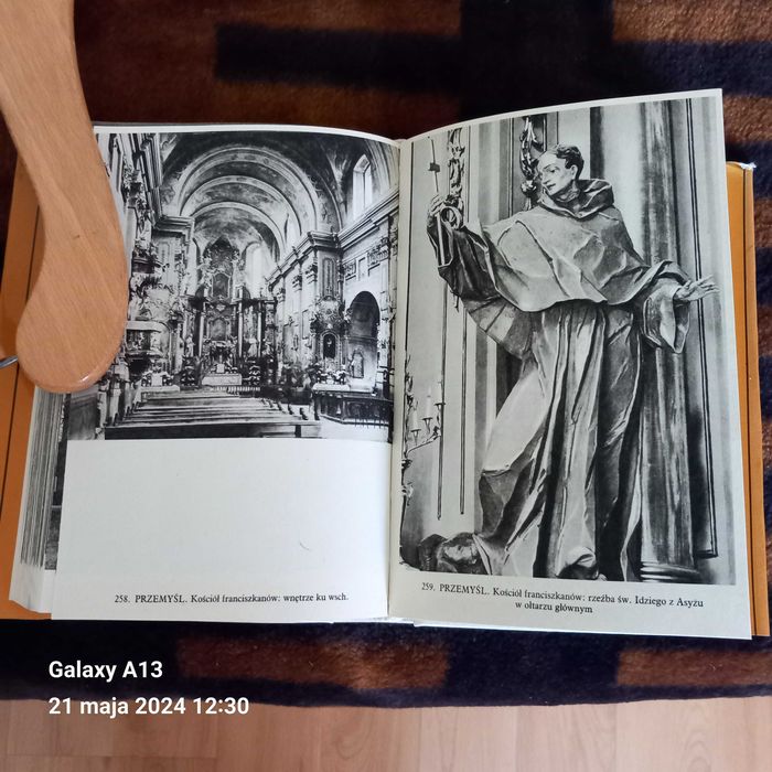 Literatura, pomniki sztuki w Polsce..
