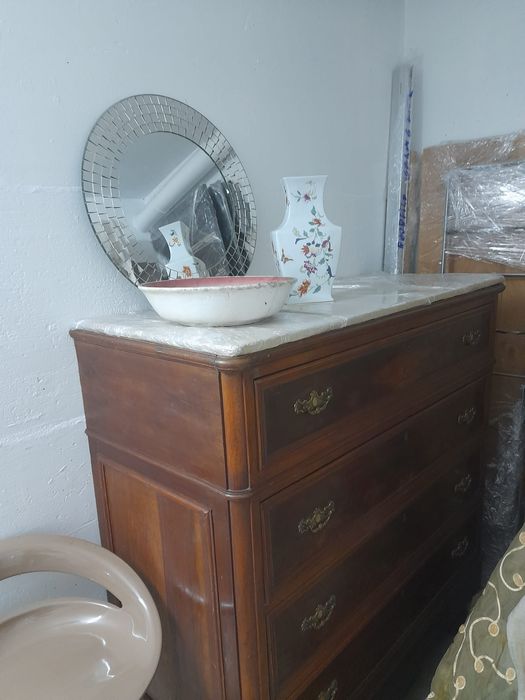 Cómoda antiga Tampo em pedra