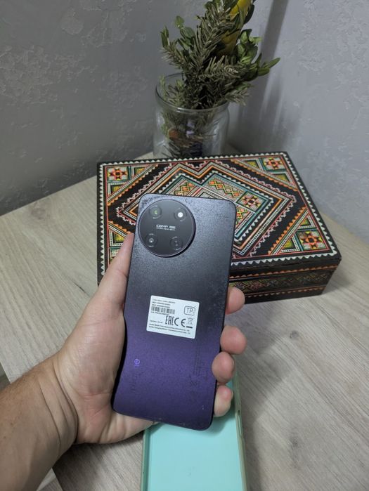Смартфон Realme 11