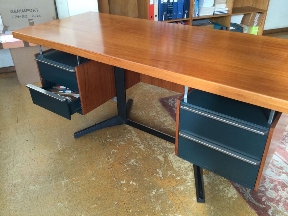 Secretária escritório