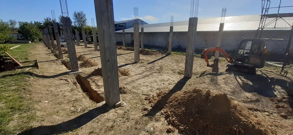 Послуги міні екскаватора, Услуги мини экскаватора