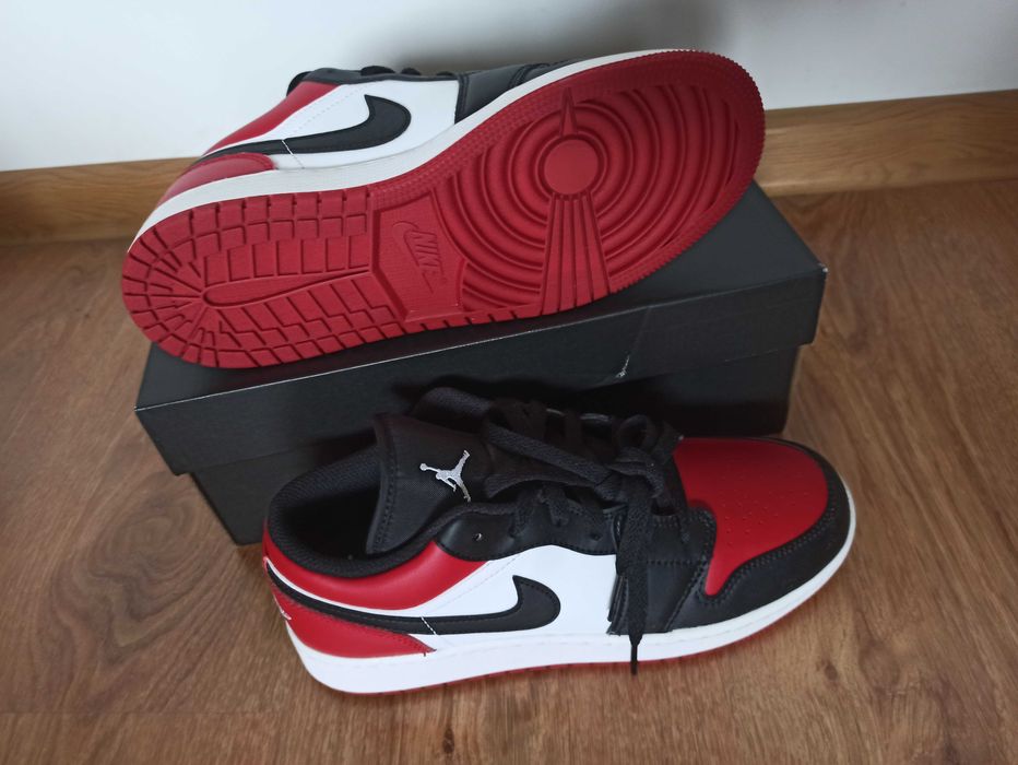 (r. 38,5 - 24 cm) Nike Air Jordan 1 Low Bred Toe 553560,-612