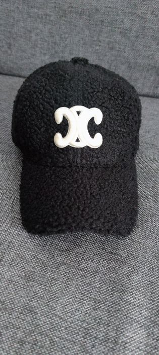Nowa czapka z daszkiem Celina