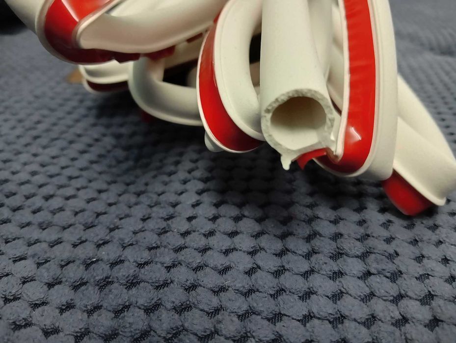 Uszczelka 5,5m z taśmą dwustronną