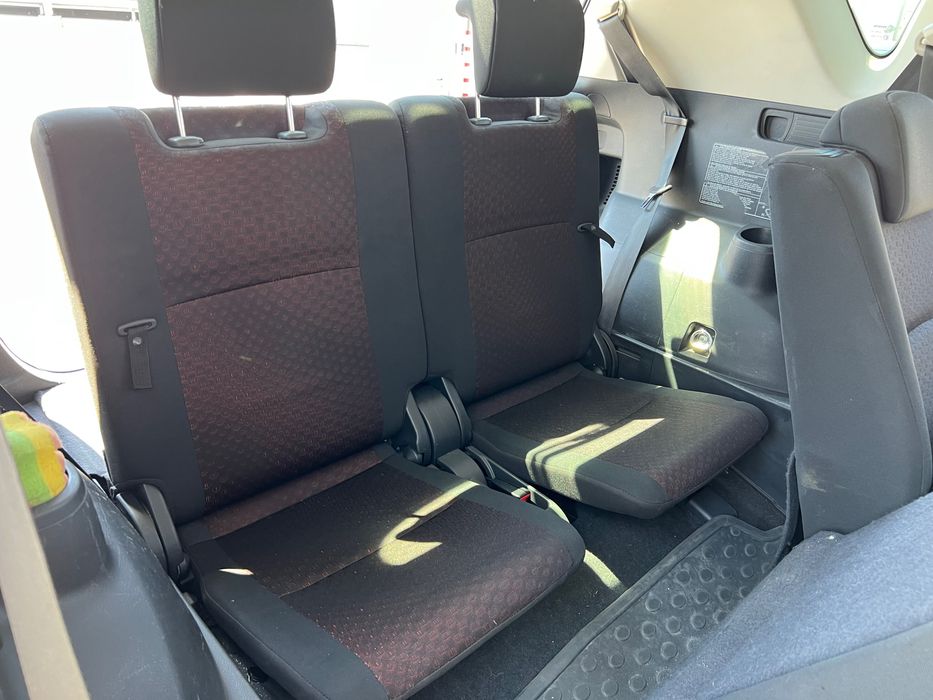 Продаж Toyota Verso 2011