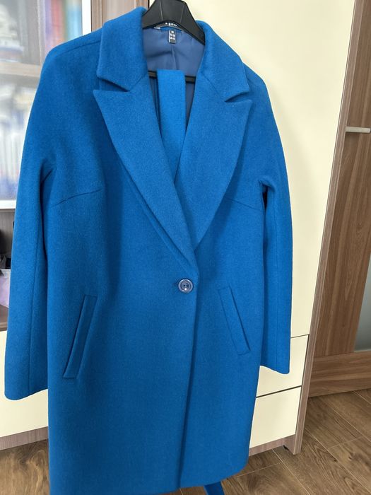 Продам пальто демісезонне!