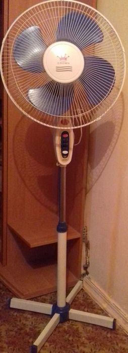 Вентилятор CROWN.