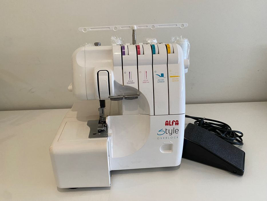 Máquina de costura Overlock