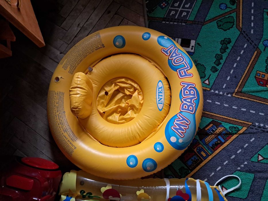 Дитячий надувний круг для плавання на воді