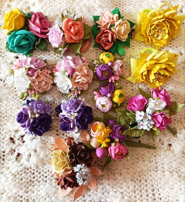 Прикраси  для волосся( заколки, резинки) з фоамірану .