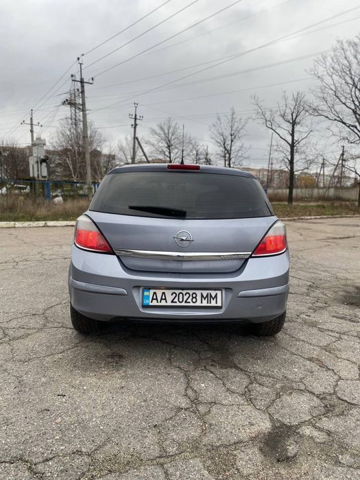 В Дуже Гарному Стані OPEL Astra H 1.6 Бензин На Автоматі! 140тис км