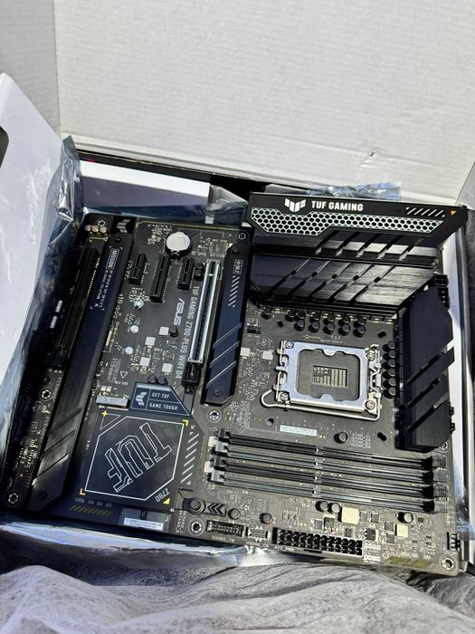 ASUS Motherboard Z790 PLUS WIFID4