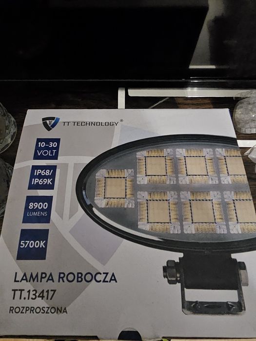 Lampa halogen 8900 lumenów