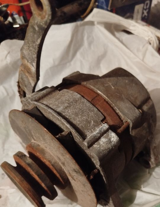 Продається генератор (Газель, Волга) 402 двигун.