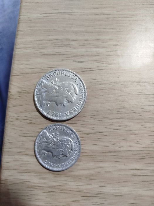 1 escudo 1957 e 50 centavos de 1957