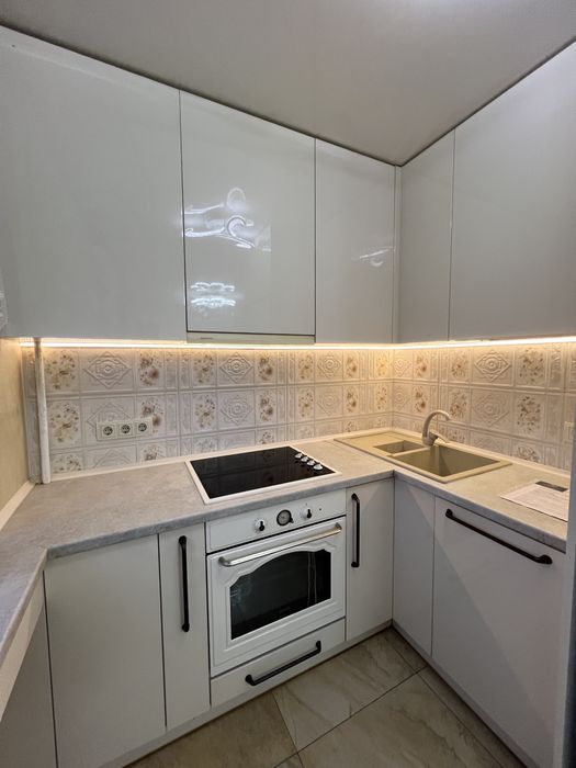Продаж 2-кімнатної квартири з ремонтом у центрі міста
