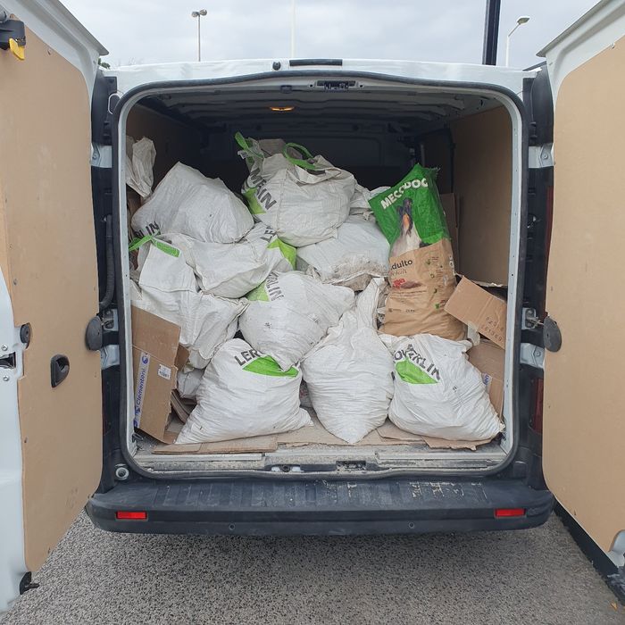 DEMOLIÇÕES e LIMPEZAS em terrenos, arrecadações, sótãos e armazéns