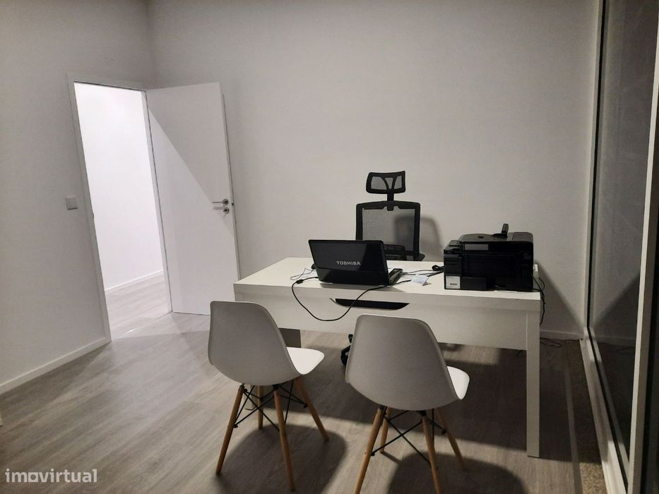 Arrenda-se escritório coWorking Lamaçães