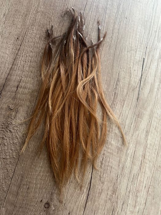 Włosy dziwicze ,średnia długość beżowy blond