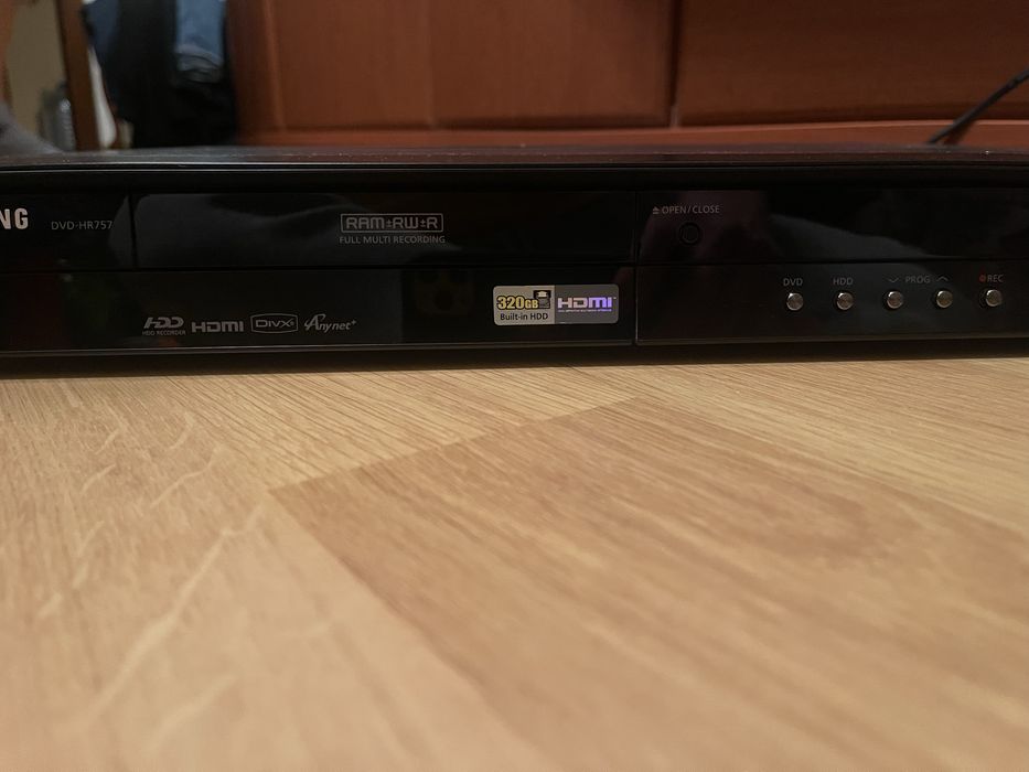 Медиаплеер Samsung DVD-HR757