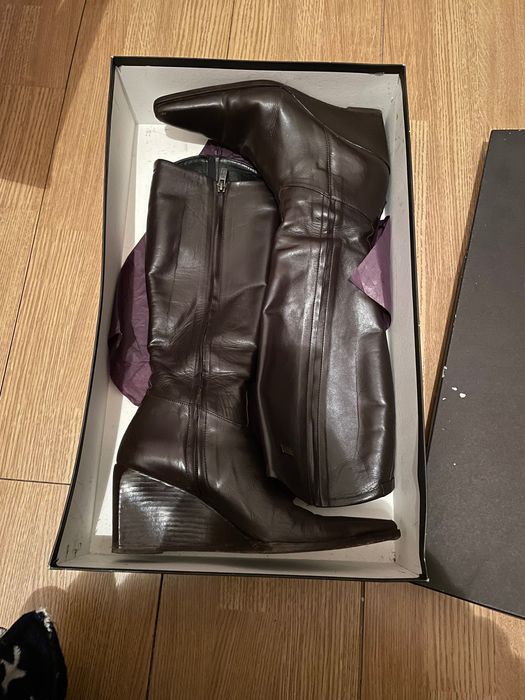 Botas em pele da strenna