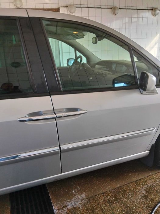 Автомобіль Пежо 807