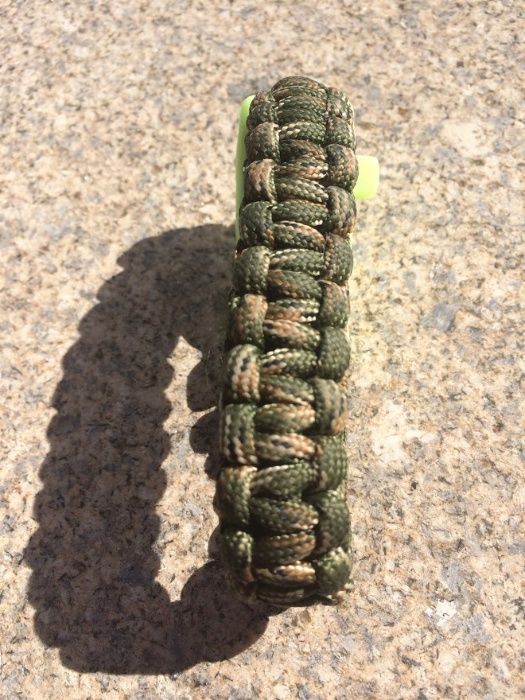 Pulseira de sobrevivência