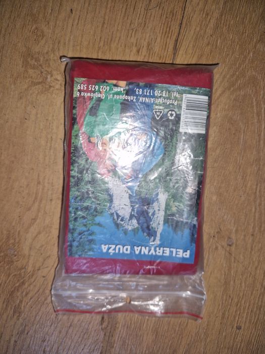 Peleryna duża czerwona