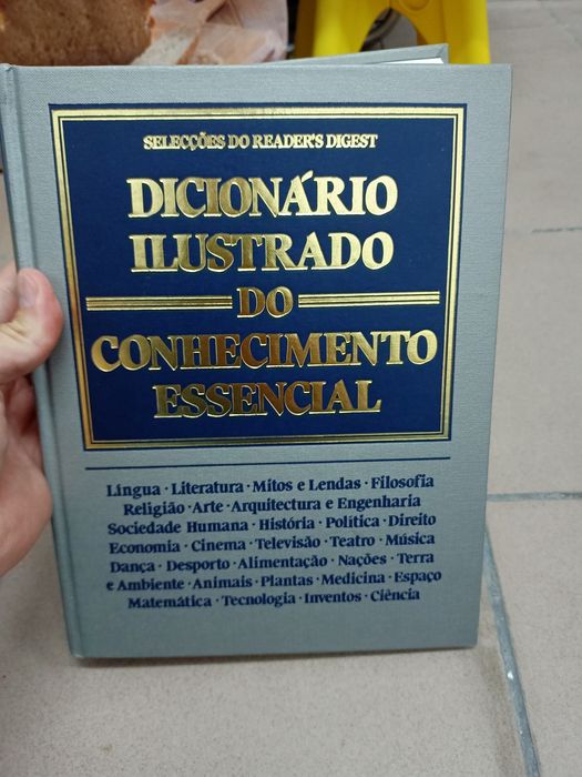 Dicionário Ilustrado do Conhecimento Essencial